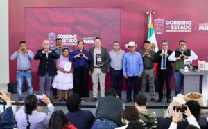 ☕🌱🇲🇽 ¡Puebla se consolida como la capital del café en México! Con 74 mil hectáreas cultivadas y una producción anual de 225 mil toneladas, el estado ocupa el primer lugar nacional en rendimiento cafetalero. 🚜📈